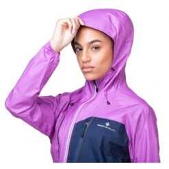 Ron Hill Womens Tech Fortify Jacket -PETEBLAND SPORTS SHOP rh 005314 wimens tech fortify jacket rh 01137 dark navy fuschia 7020