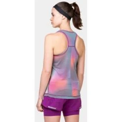 Ron Hill Womens Tech Golden Hour Vest 8 Ron Hill Womens Tech Golden Hour Vest -PETEBLAND SPORTS SHOP w tech golden hour vest aurorglow 4